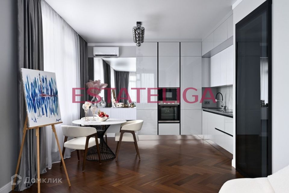 Продаётся 4-комнатная квартира, 120 м²