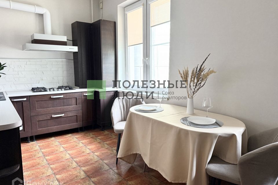 Продаётся 2-комнатная квартира, 100 м²