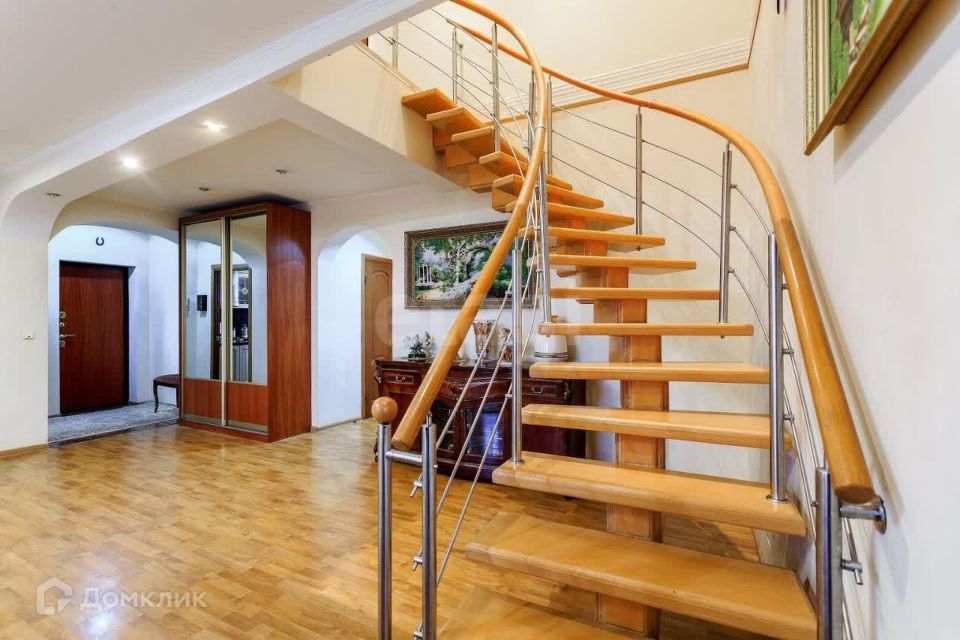 Продаётся 5-комнатная квартира, 170 м²