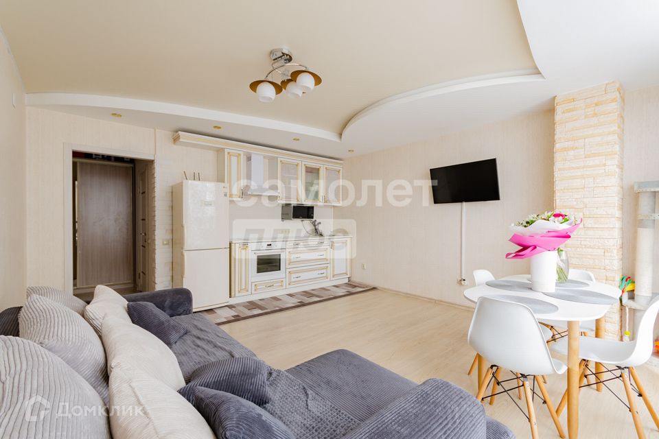 Продаётся 1-комнатная квартира, 58.9 м²