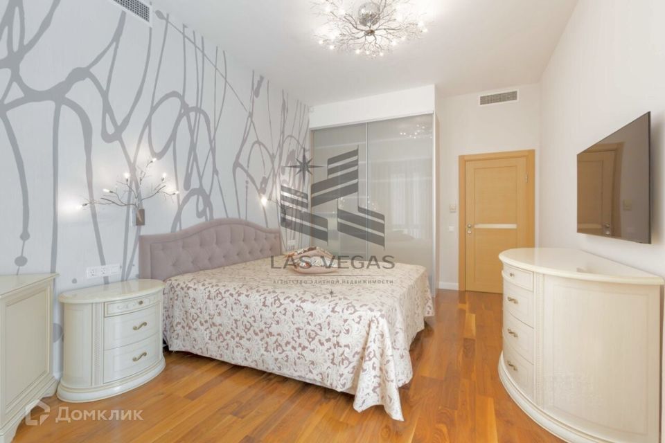 Сдаётся 3-комнатная квартира, 130 м²