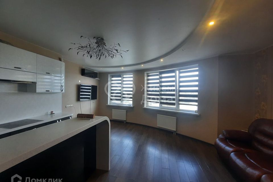 Продаётся 3-комнатная квартира, 107.8 м²