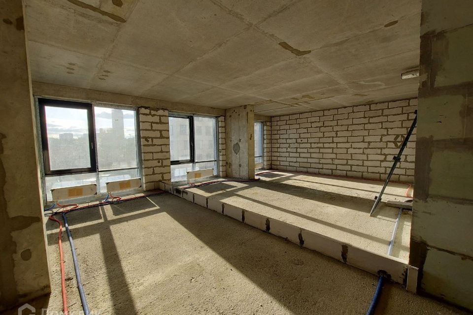 Продаётся 4-комнатная квартира, 152.4 м²