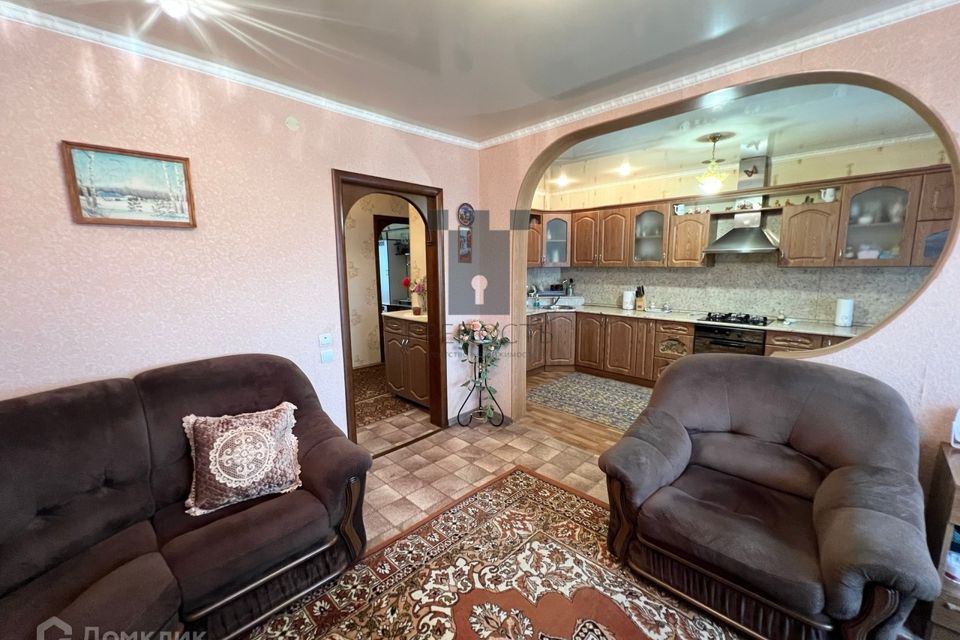 Продаётся 4-комнатная квартира, 102 м²