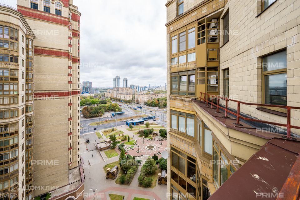 Продаётся 3-комнатная квартира, 136 м²