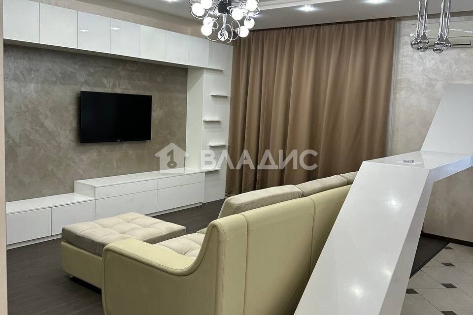 Продаётся 1-комнатная квартира, 97 м²