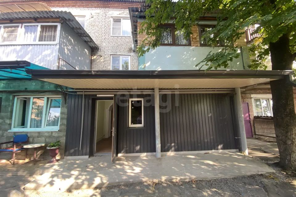 Продаётся 4-комнатная квартира, 98 м²