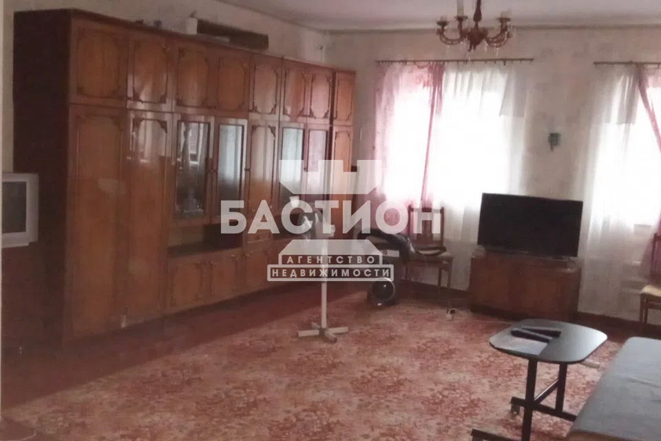 Продаётся 2-этажный дом, 200 м²