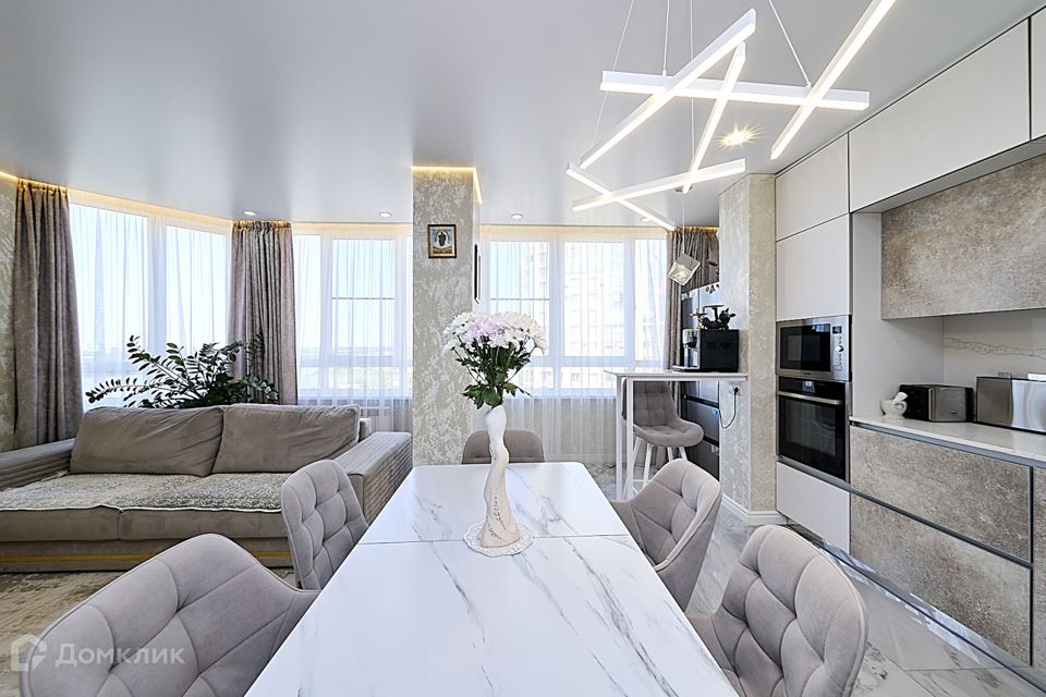 Продаётся 3-комнатная квартира, 113 м²
