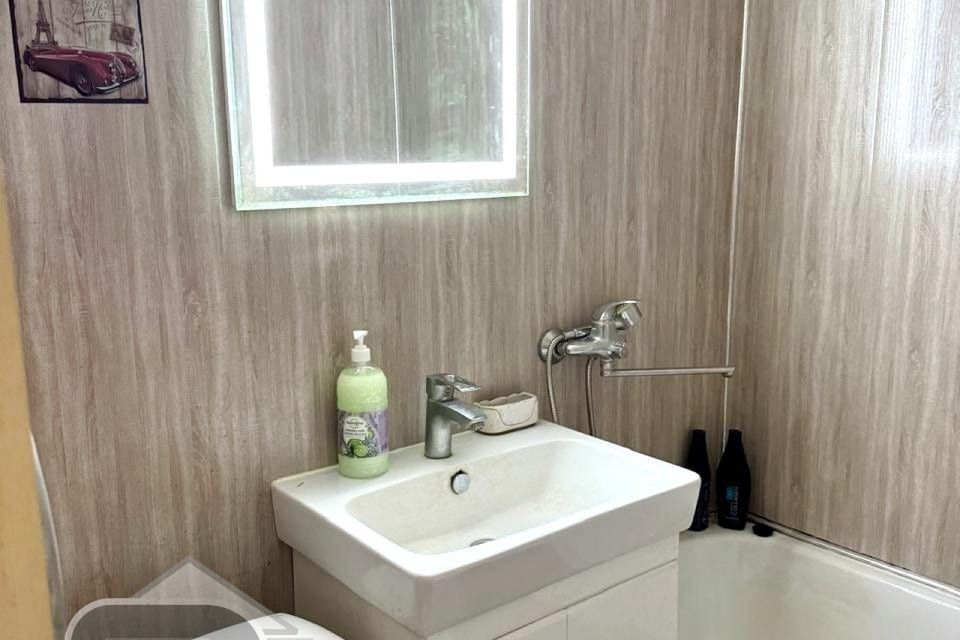 Продаётся 1-комнатная квартира, 32 м²