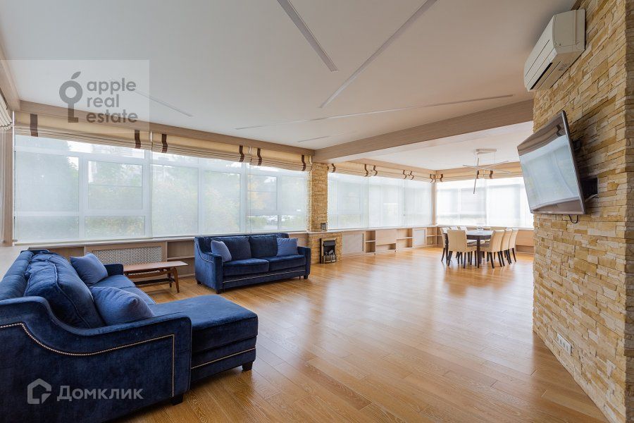 Продаётся 4-комнатная квартира, 212.7 м²
