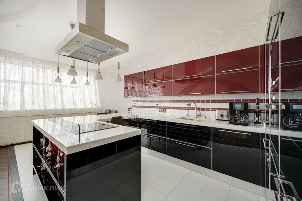 Продаётся 3-комнатная квартира, 106.9 м²