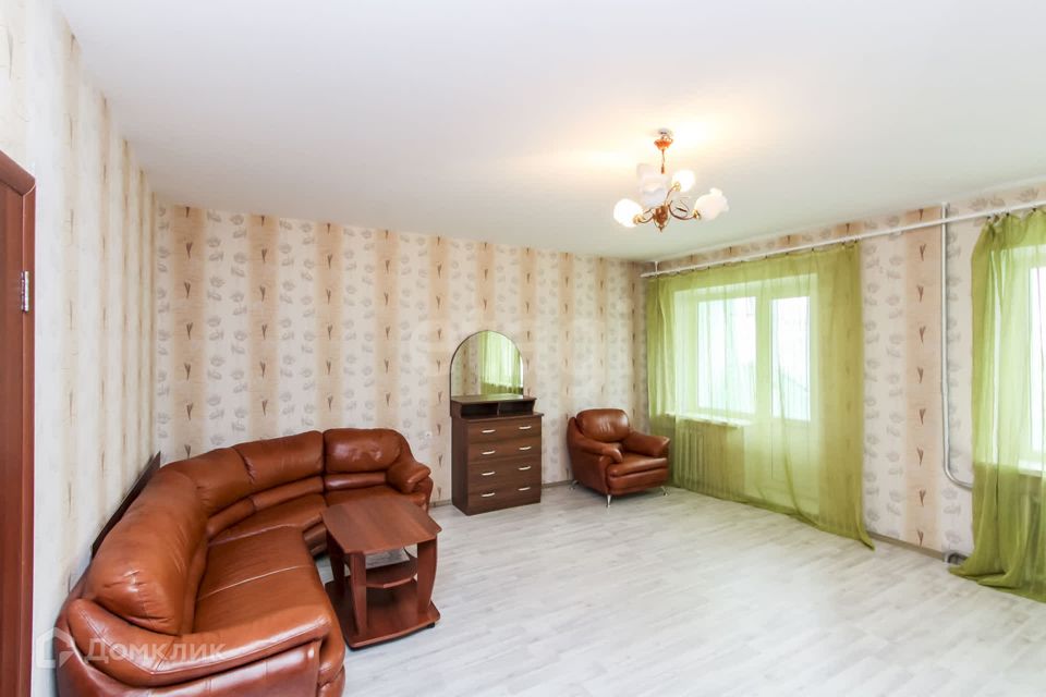 Продаётся 4-комнатная квартира, 139.9 м²