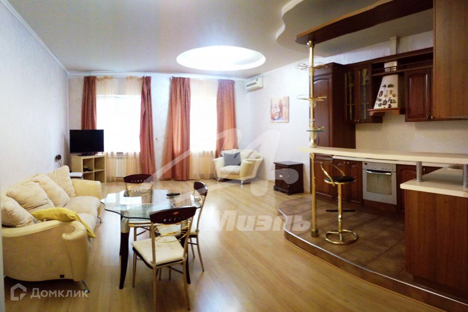 Сдаётся 3-комнатная квартира, 150 м²