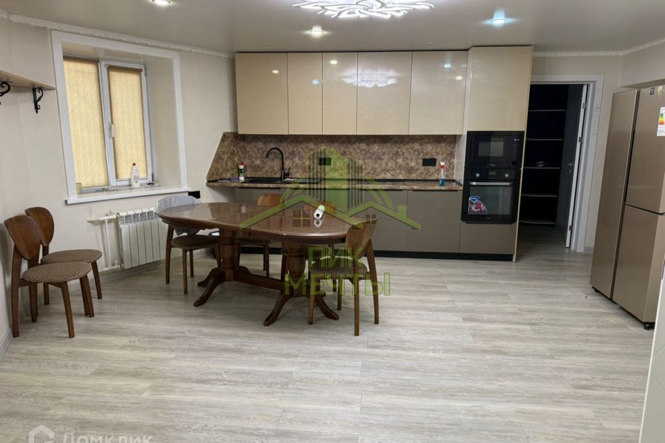 Продаётся 6-комнатная квартира, 180.8 м²