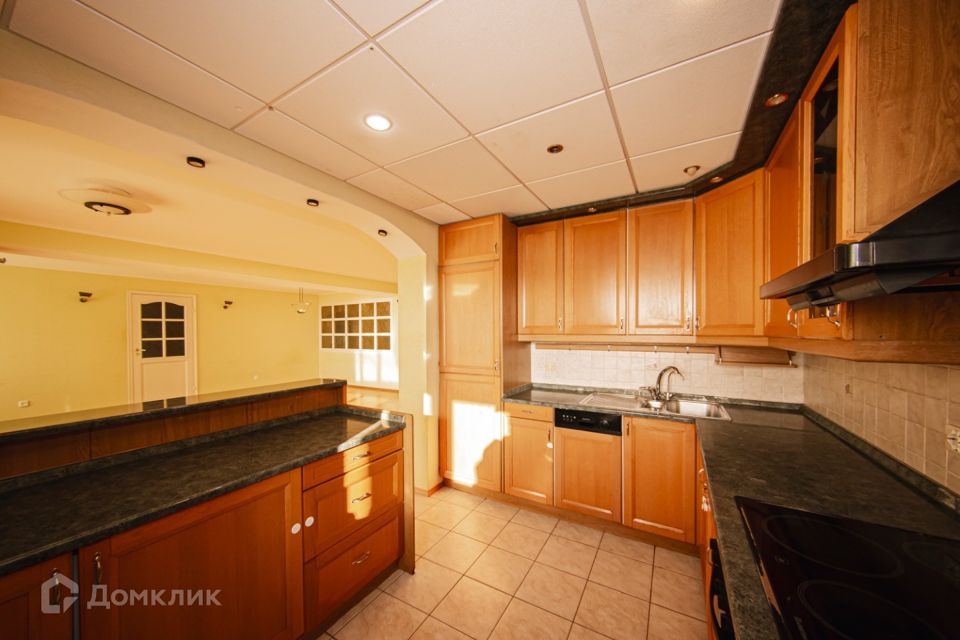 Продаётся 4-комнатная квартира, 129.1 м²