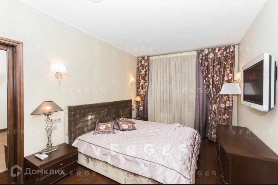 Сдаётся 3-комнатная квартира, 140 м²