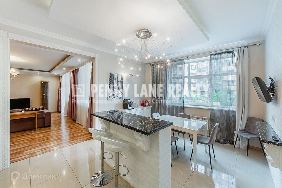 Сдаётся 3-комнатная квартира, 154 м²