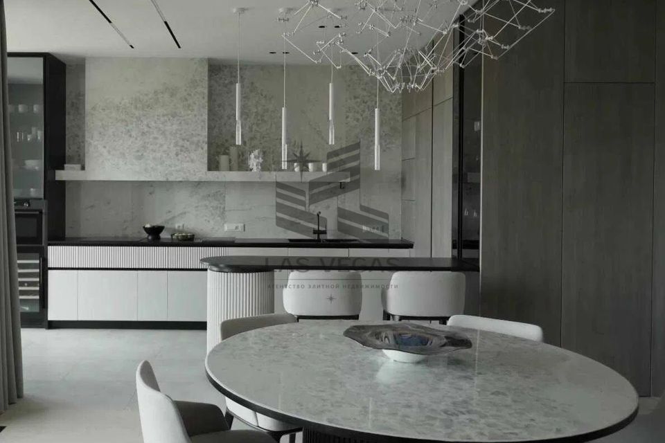 Сдаётся 2-комнатная квартира, 84 м²