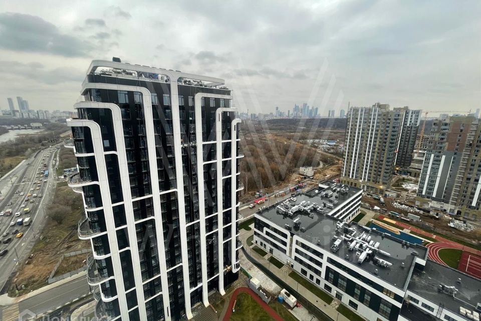 Продаётся 4-комнатная квартира, 143.2 м²