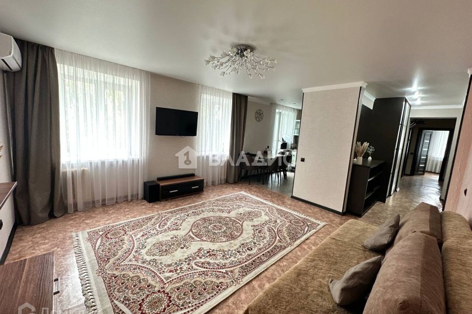Продаётся 4-комнатная квартира, 73.2 м²