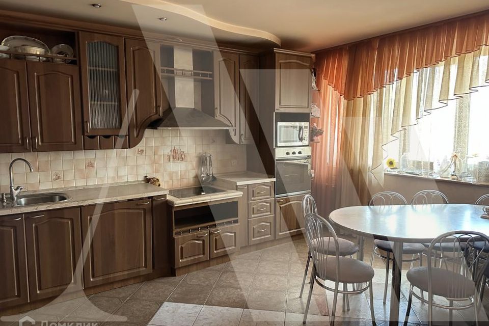 Продаётся 3-комнатная квартира, 96.9 м²