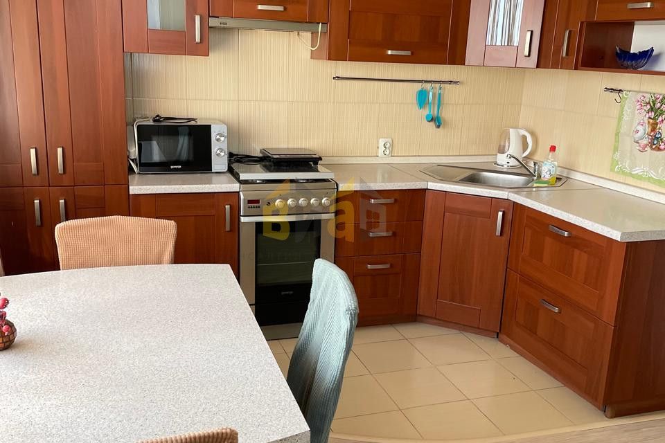 Сдаётся 1-комнатная квартира, 52.9 м²