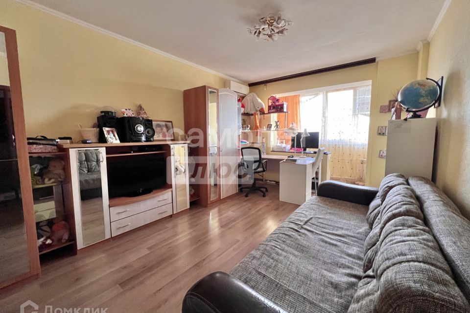 Продаётся 1-комнатная квартира, 37.8 м²