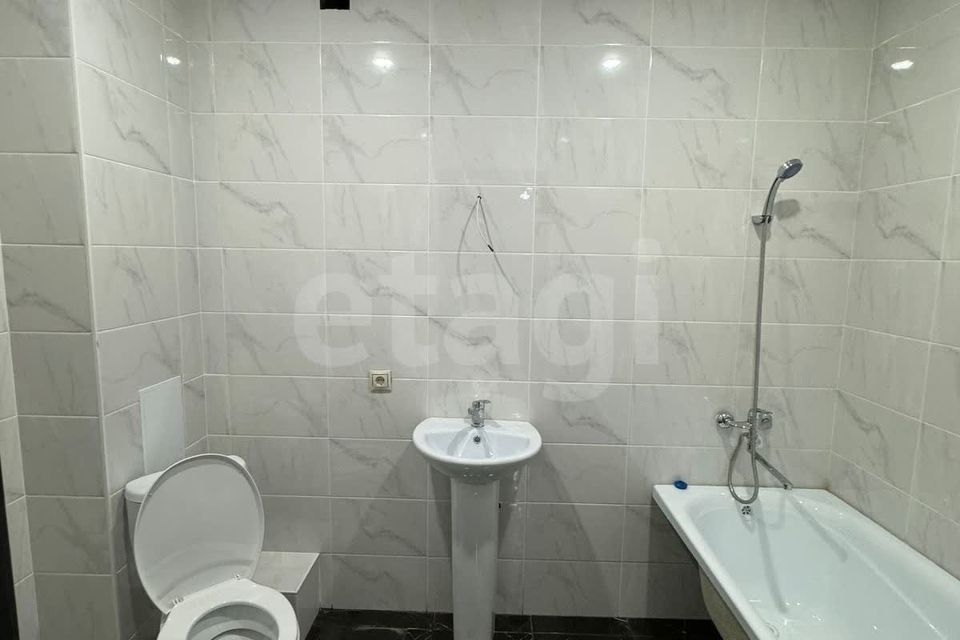 Продаётся 2-комнатная квартира, 65.6 м²