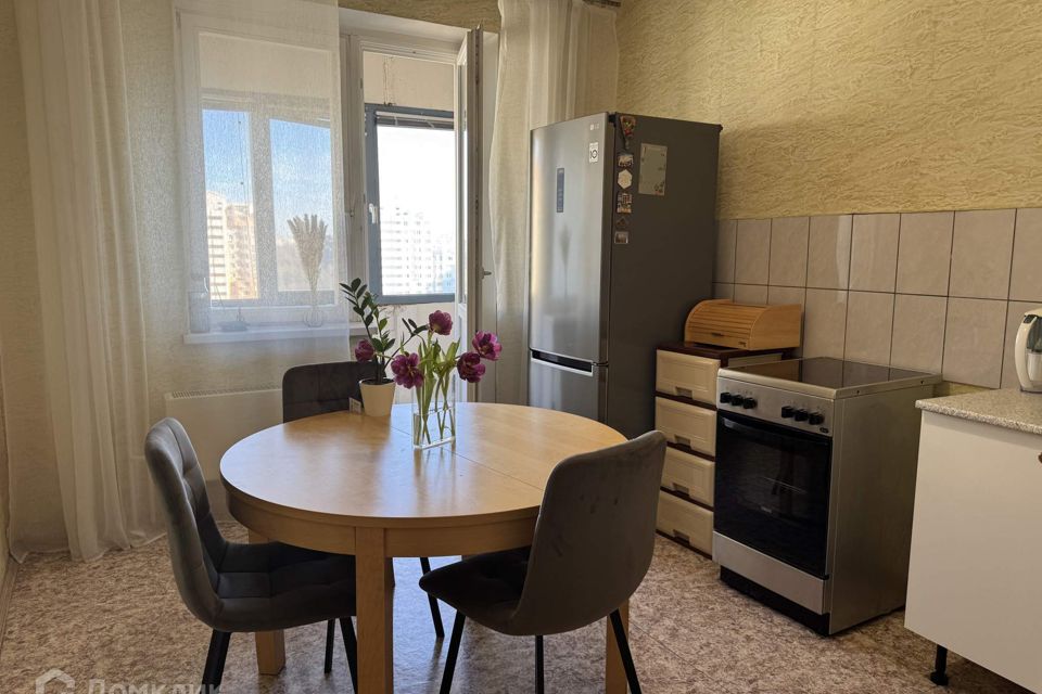 Сдаётся 2-комнатная квартира, 70 м²