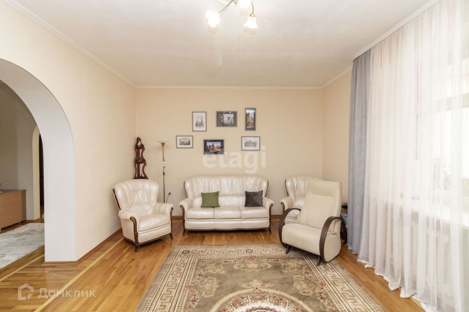 Продаётся 3-комнатная квартира, 119.1 м²