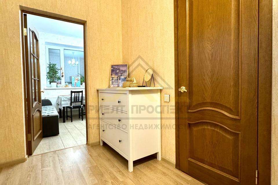 Продаётся 1-комнатная квартира, 58 м²