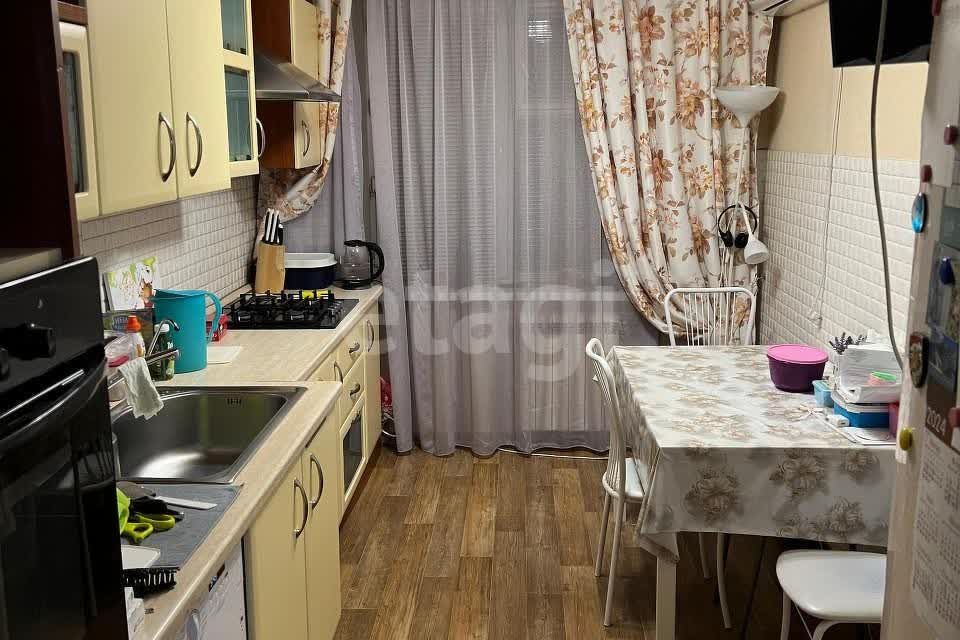 Продаётся 3-комнатная квартира, 62.8 м²