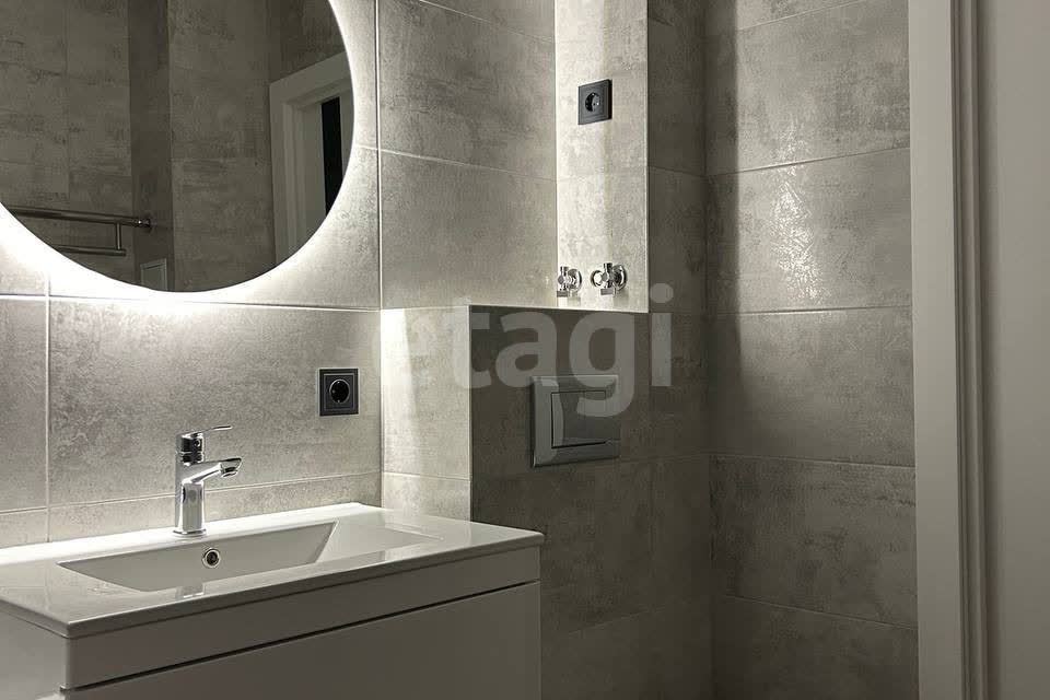 Продаётся 1-комнатная квартира, 42.3 м²