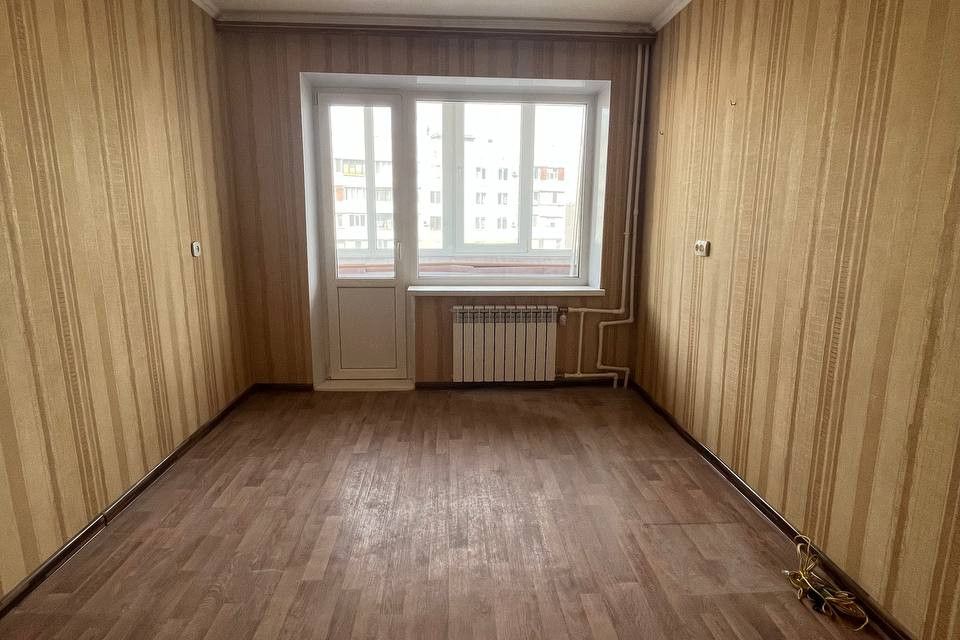 Продаётся 4-комнатная квартира, 52.8 м²