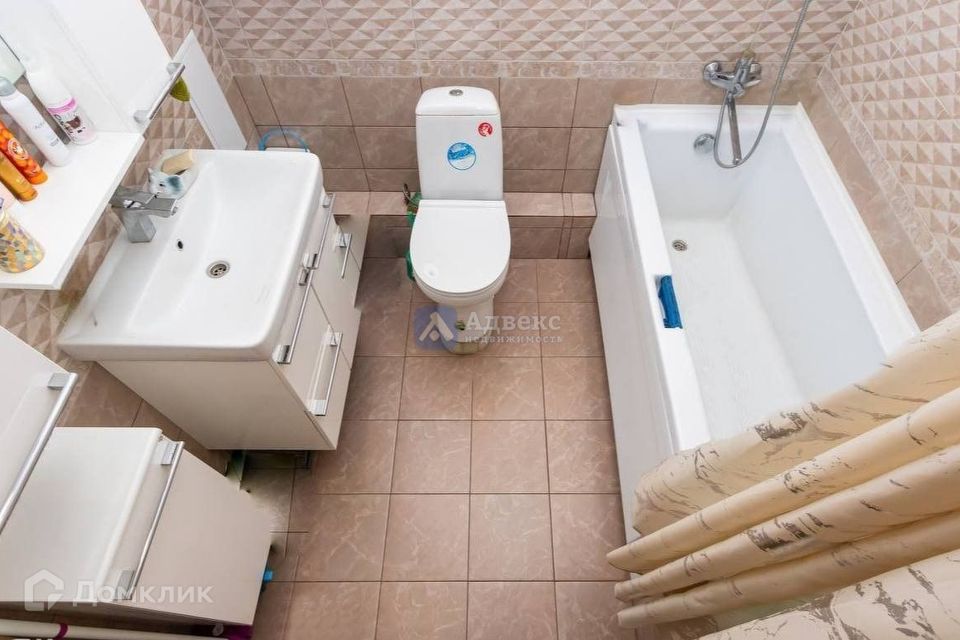 Продаётся 1-комнатная квартира, 57.4 м²