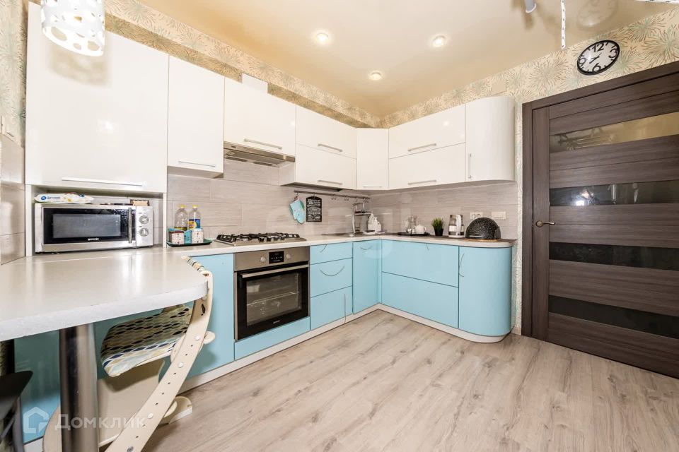 Продаётся 1-комнатная квартира, 54.6 м²
