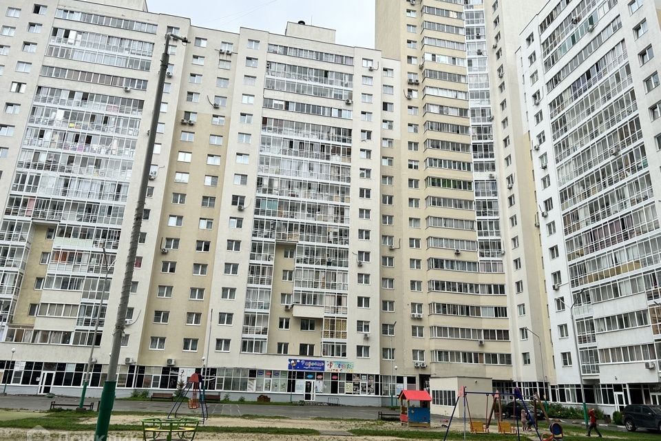Продаётся 2-комнатная квартира, 71.7 м²