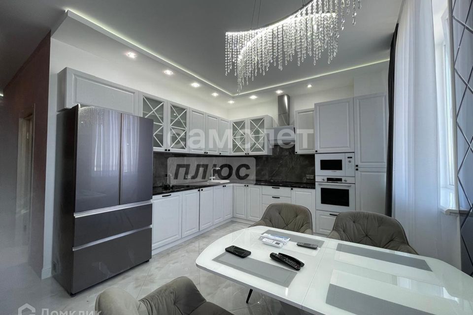 Продаётся 3-комнатная квартира, 98 м²