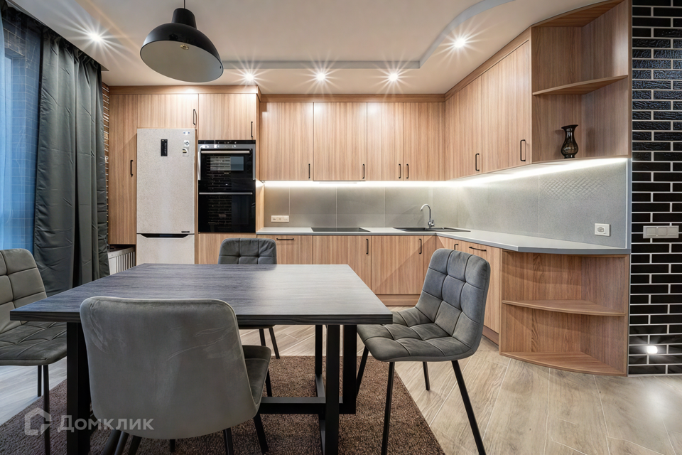 Продаётся 1-комнатная квартира, 42 м²