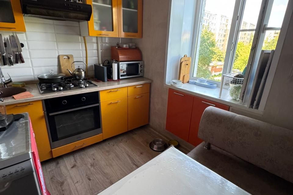 Продаётся 3-комнатная квартира, 56.8 м²