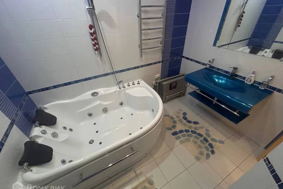 Сдаётся 3-комнатная квартира, 100 м²
