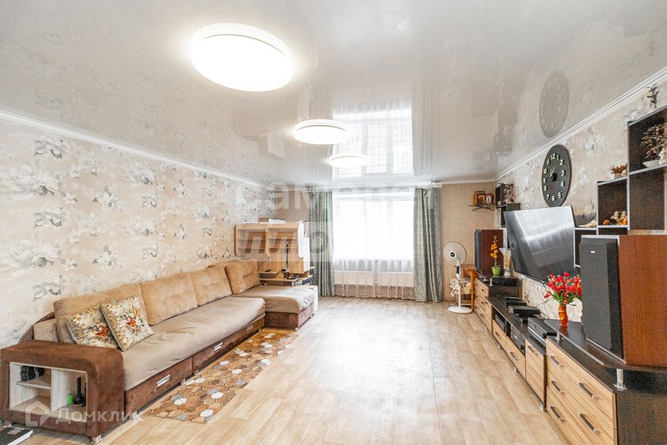 Продаётся 4-комнатная квартира, 142 м²