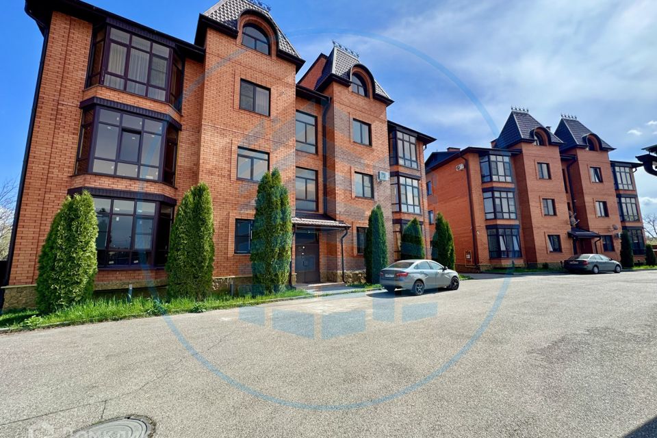 Продаётся 2-комнатная квартира, 70.4 м²
