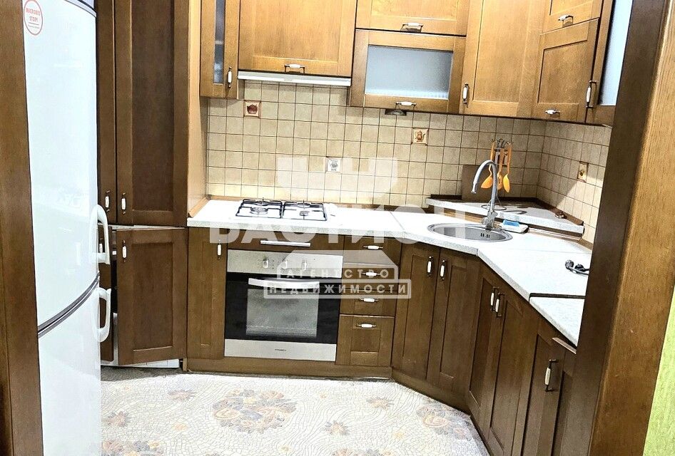 Продаётся 4-комнатная квартира, 64 м²