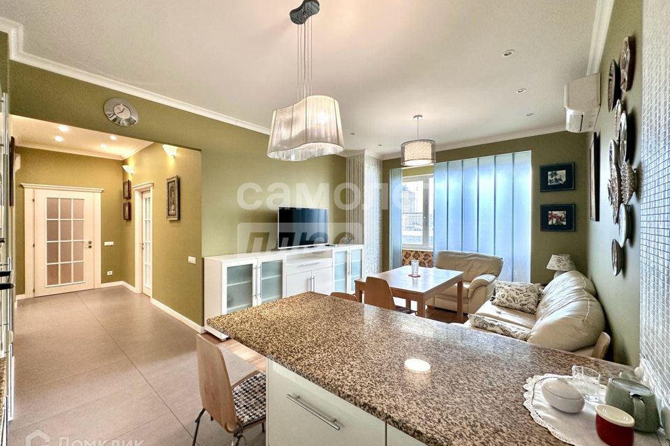 Продаётся 3-комнатная квартира, 103.9 м²