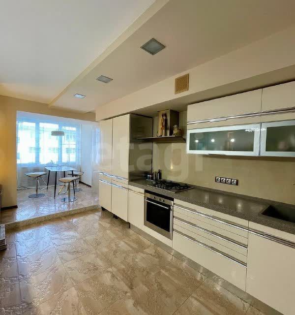 Продаётся 2-комнатная квартира, 68.7 м²