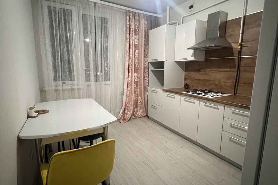 Продаётся 1-комнатная квартира, 38 м²