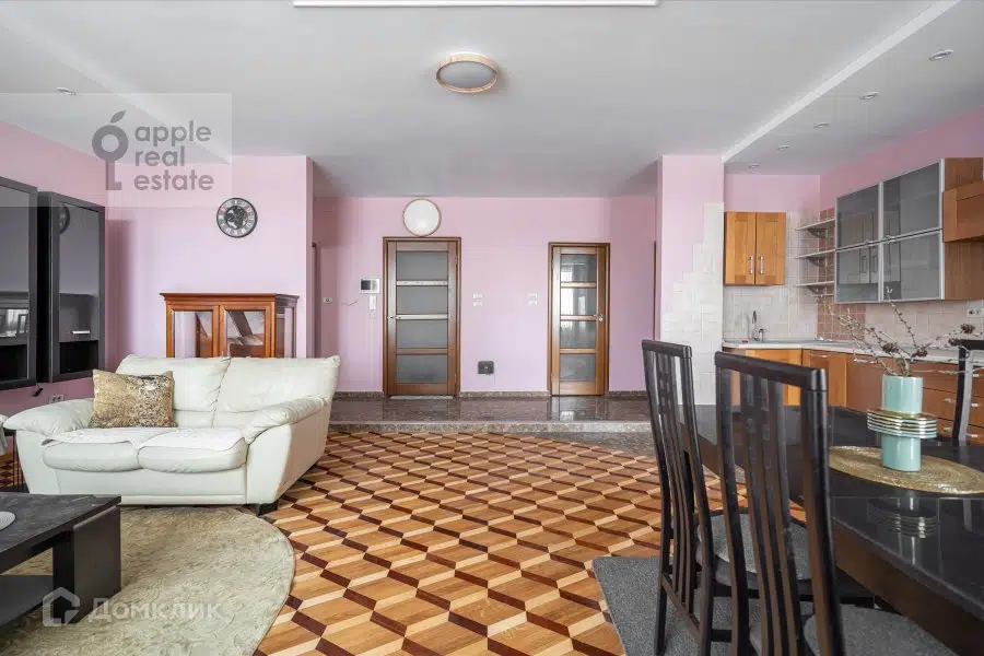 Продаётся 5-комнатная квартира, 142.6 м²