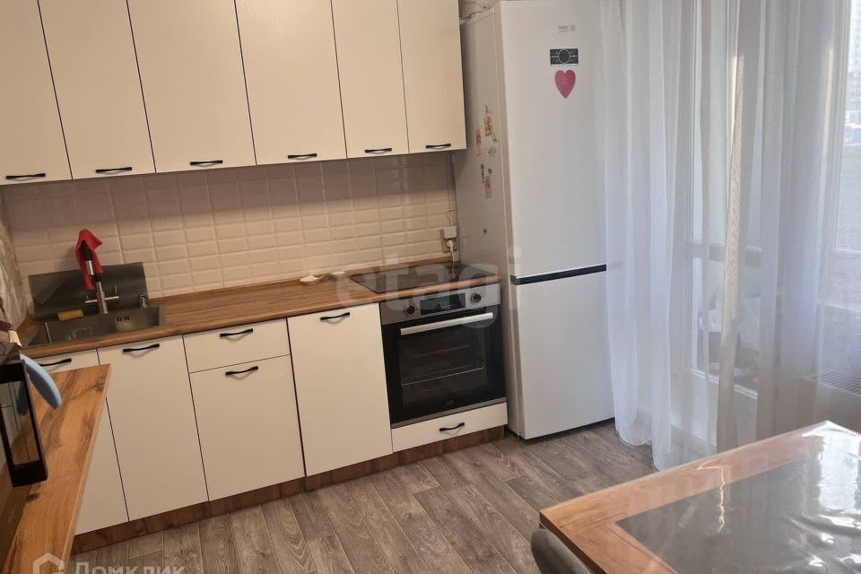 Продаётся 1-комнатная квартира, 37.3 м²